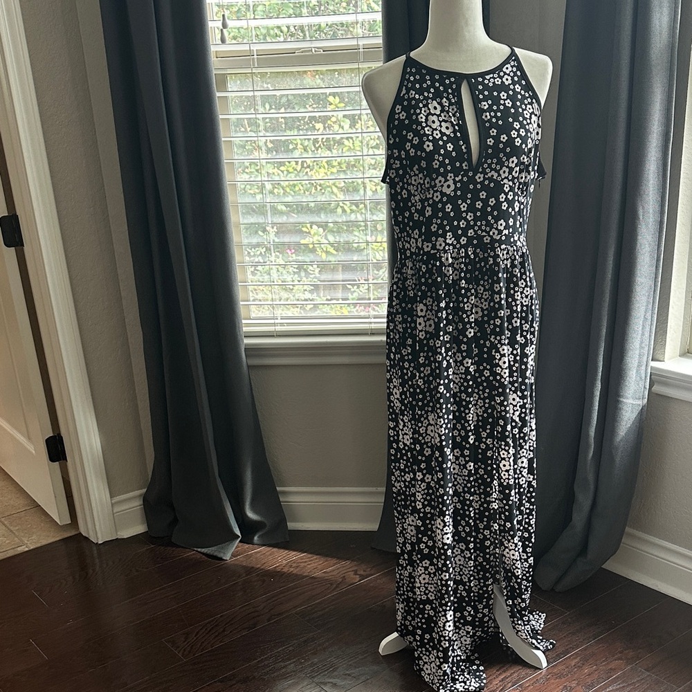 NWOT Michael by Michael Kors black and white floral maxi dress, Large